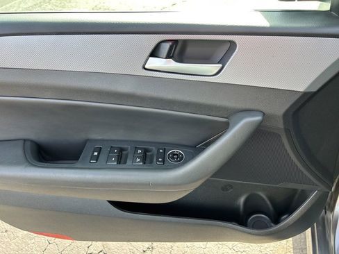 Used 2019 Hyundai Sonata SEL w/ Winter Weather Package image 14