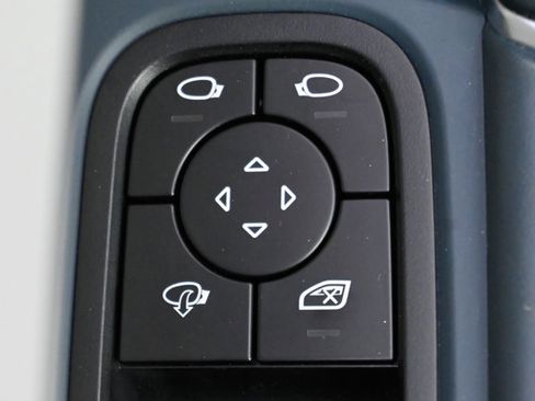 Used 2022 Porsche Cayenne S image 44