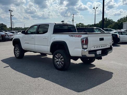 Used 2020 Toyota Tacoma TRD Off-Road AWD/4WD image 5