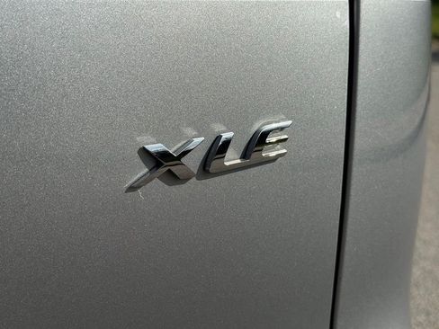 Used 2025 Toyota Corolla Cross XLE FWD image 15