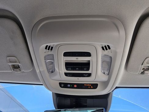 New 2026 Buick Envision Avenir image 38