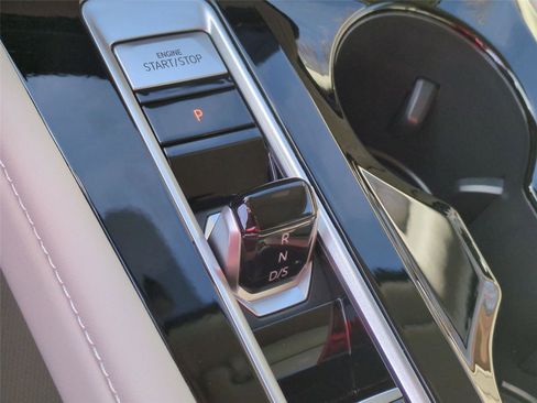 New 2026 Volkswagen Atlas SE image 10