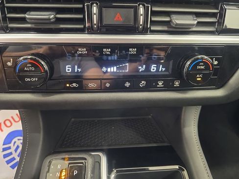 Used 2025 Nissan Pathfinder SV FWD image 26
