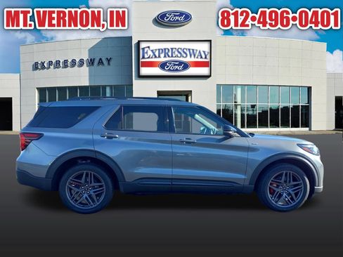Used 2025 Ford Explorer ST-Line w/ ST-Line Street Pack AWD/4WD image 6