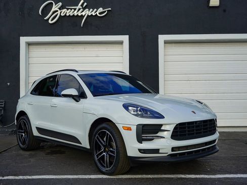 Used 2021 Porsche Macan AWD/4WD image 1