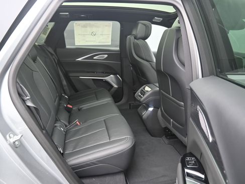 New 2026 Cadillac Lyriq V image 12