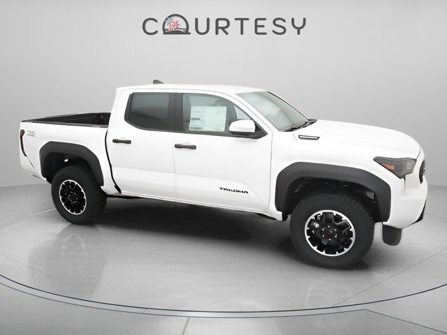 Certified 2025 Toyota Tacoma TRD Off-Road AWD/4WD image 31