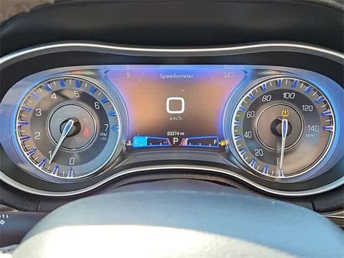 Used 2023 Chrysler 300 Touring w/ Sport Appearance Package image 17