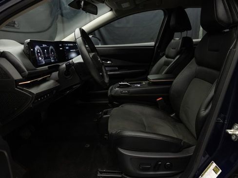 Used 2023 Nissan Ariya AWD image 13