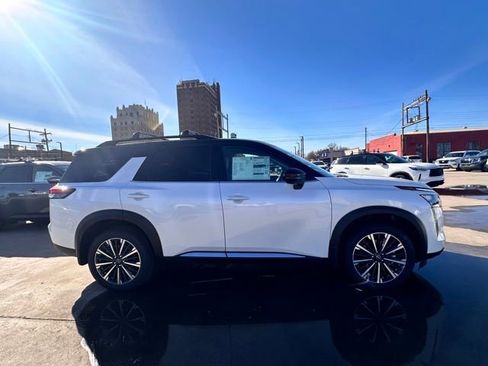 New 2026 Nissan Pathfinder Platinum w/ Cargo Package image 4