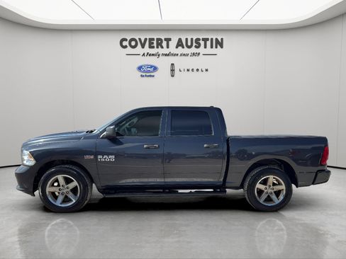 Used 2016 RAM 1500 Express RWD image 2