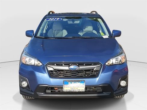 Used 2019 Subaru Crosstrek 2.0i Premium w/ Eyesight System image 2