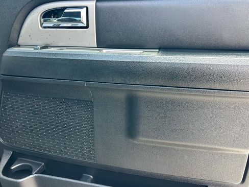 Used 2017 Ford Expedition XLT w/ Equipment Group 202A AWD/4WD image 10