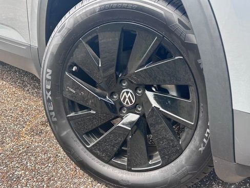 New 2026 Volkswagen Atlas SE FWD image 2