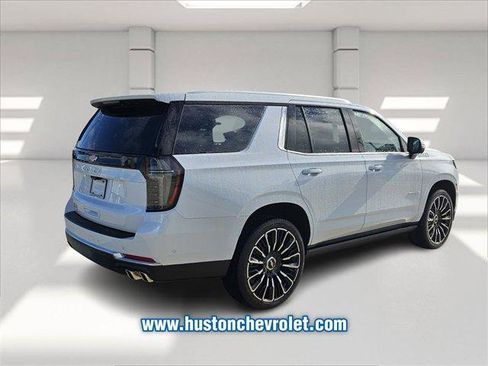 Used 2026 Chevrolet Tahoe High Country AWD/4WD image 5