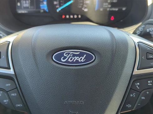 Used 2024 Ford Edge Titanium image 24