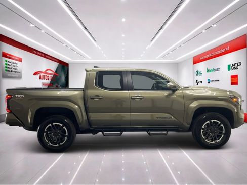 Used 2024 Toyota Tacoma TRD Sport AWD/4WD image 8
