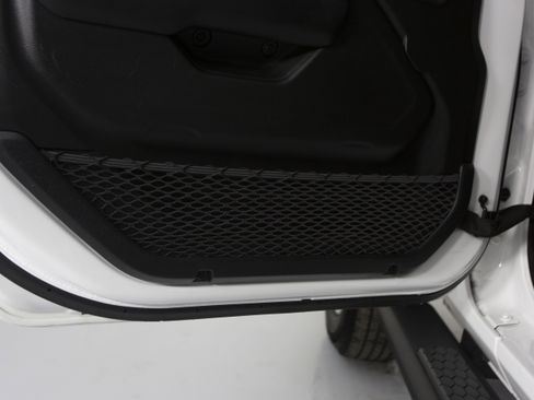 Used 2021 Jeep Wrangler Sport image 13