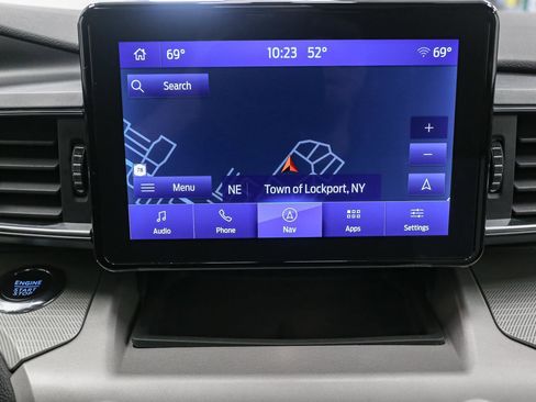 Used 2023 Ford Explorer XLT w/ Equipment Group 202A AWD/4WD image 31