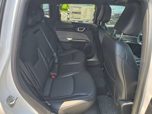 New 2026 Jeep Compass Latitude AWD/4WD image 25