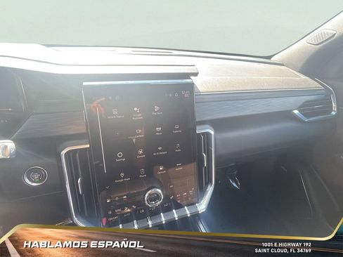 Used 2025 GMC Acadia Elevation image 19