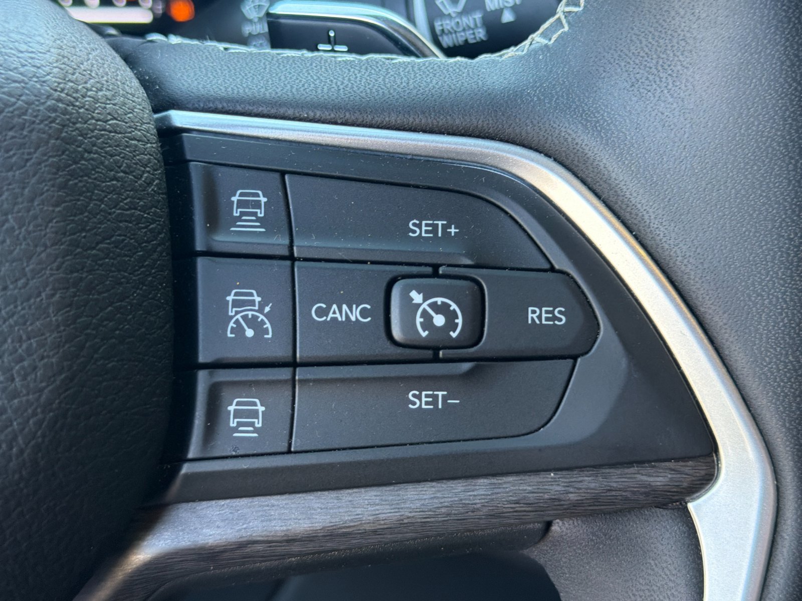 Used 2023 Jeep Grand Cherokee 30th Anniversary AWD/4WD image 30