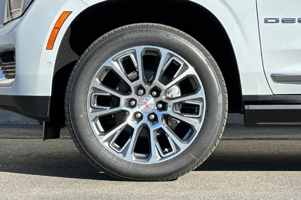 New 2027 GMC Yukon Denali w/ Denali Reserve Package AWD/4WD image 10