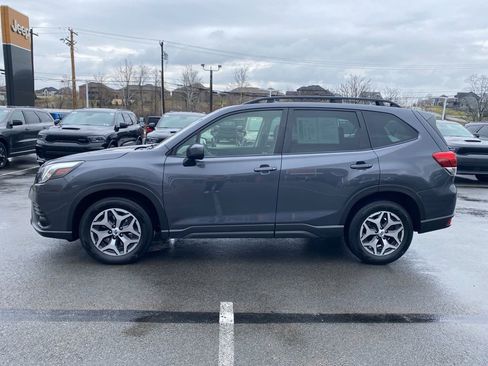 Used 2022 Subaru Forester Premium AWD/4WD image 6