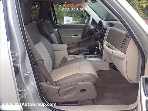 Used 2008 Jeep Liberty Limited w/ Premium Group image 19