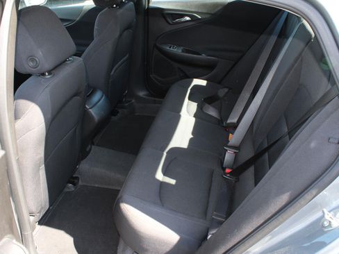 Used 2025 Chevrolet Malibu RS FWD image 18