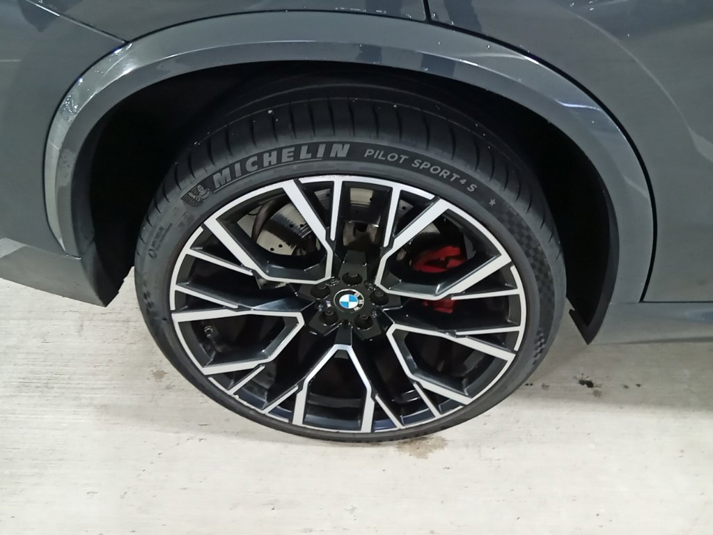 Used 2022 BMW X5 M w/ Competition Package 2 AWD/4WD image 17