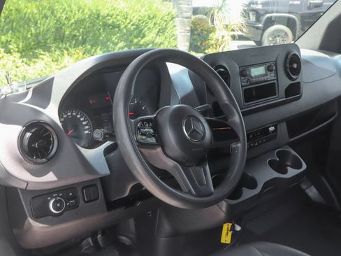 Used 2020 Mercedes-Benz Sprinter 2500 image 24