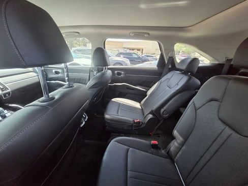 Used 2023 Kia Sorento SX AWD/4WD image 10