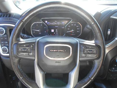 Used 2022 GMC Sierra 3500 Denali w/ Denali Ultimate Package AWD/4WD image 16
