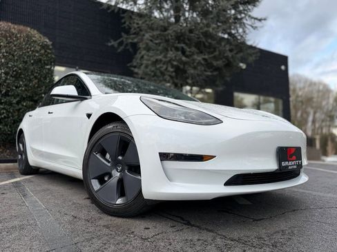 Used 2023 Tesla Model 3 Standard Range image 8