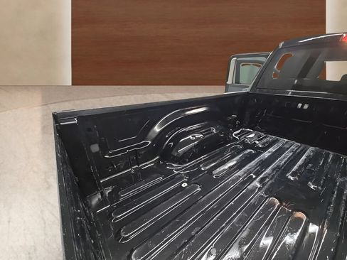 Used 2024 RAM 1500 Classic SLT AWD/4WD image 19