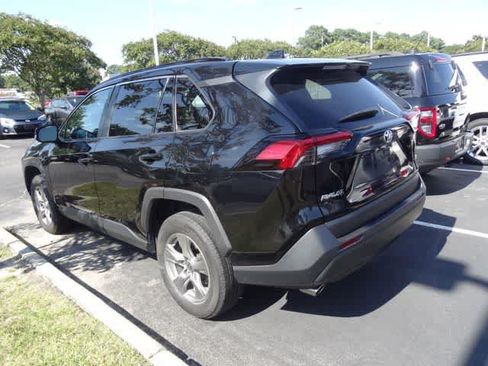 Used 2024 Toyota RAV4 XLE FWD image 5