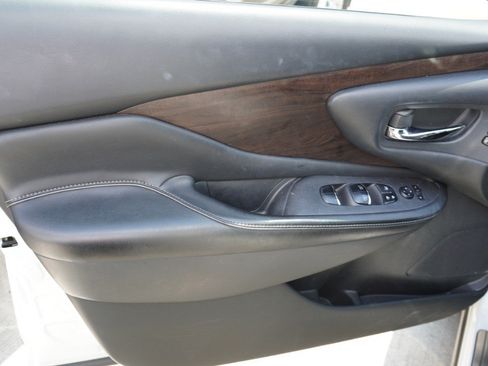 Used 2019 Nissan Murano Platinum w/ Cargo Package FWD image 11