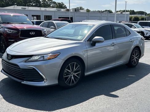 Used 2023 Toyota Camry XLE FWD image 4