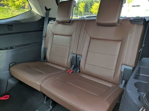Used 2023 Volkswagen Atlas SEL AWD/4WD image 15