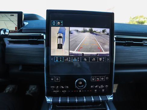 Used 2025 GMC Sierra EV Denali AWD/4WD image 19