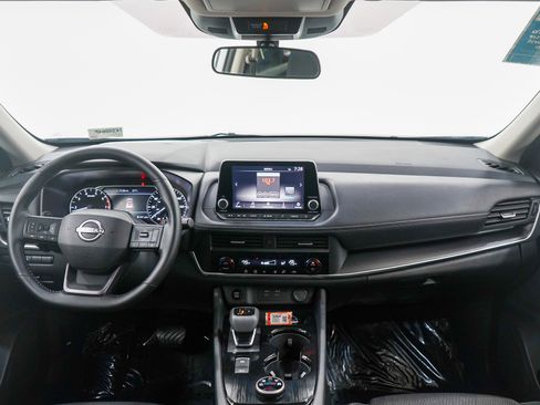 Used 2025 Nissan Rogue SV AWD/4WD image 13