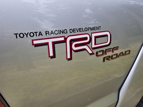 Used 2011 Toyota Tacoma 4x4 Double Cab w/ TRD Off-Road Pkg w/JBL Audio image 13