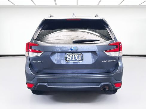 Used 2023 Subaru Forester Premium image 5