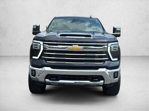 Used 2024 Chevrolet Silverado 2500 LTZ AWD/4WD image 2