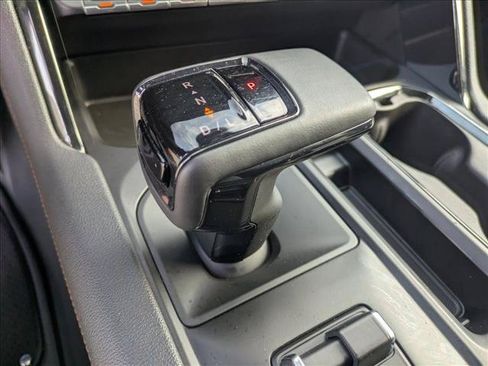 Used 2024 GMC Sierra 1500 AT4 w/ Technology Package AWD/4WD image 11