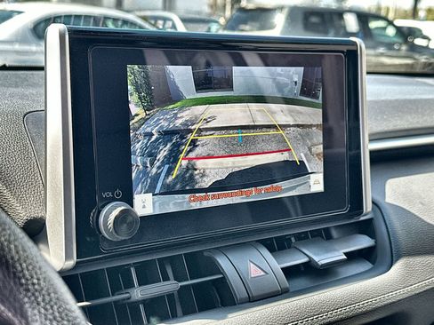 Used 2024 Toyota RAV4 LE AWD/4WD image 27