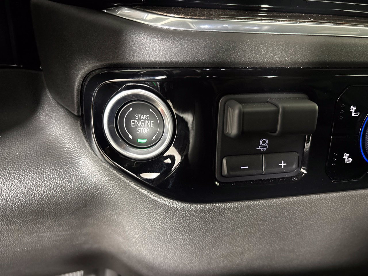 Used 2025 Chevrolet Silverado 2500 LT w/ Trail Boss Package AWD/4WD image 16