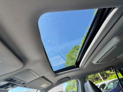 Used 2022 Honda Pilot Touring image 4