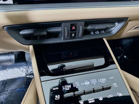 New 2026 Porsche Cayenne AWD/4WD image 18